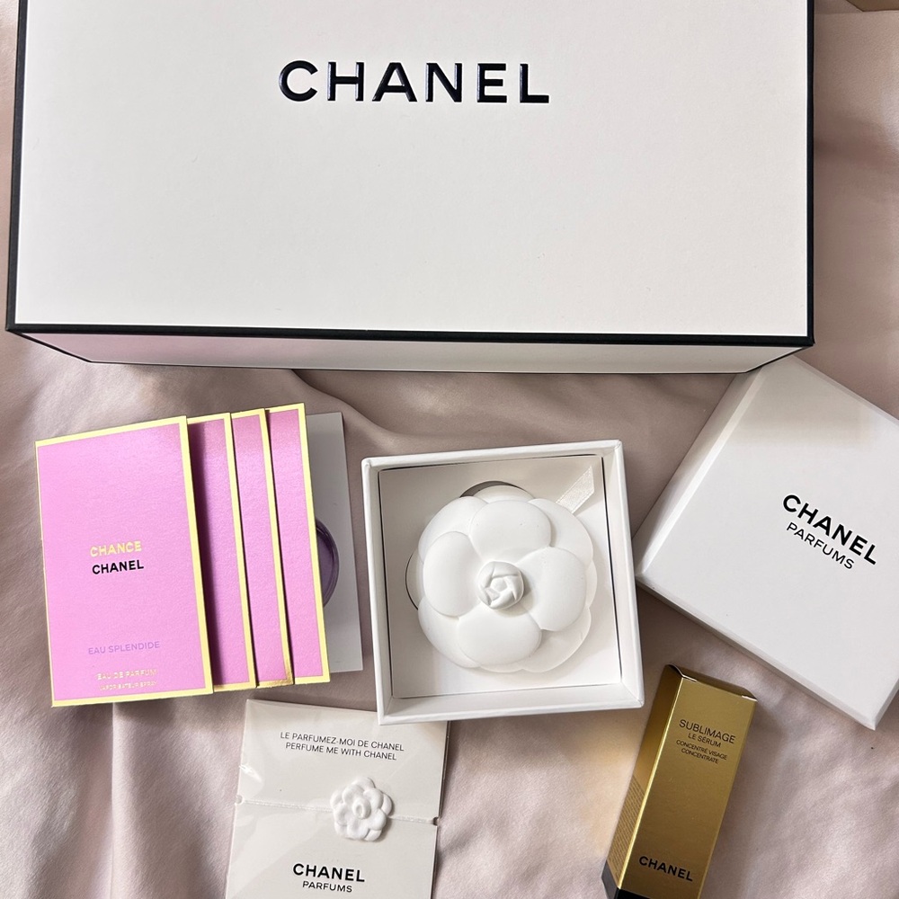 Chanel beauty goodie box. 7 pc